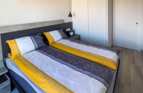 Pilar de la Horadada Apartamento | Apartment with private, heated jacuzzi, AC, pool