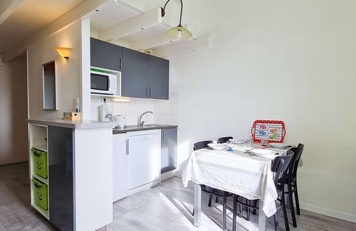La Couarde-sur-Mer Apartamento | Apartment with communal pool and parking