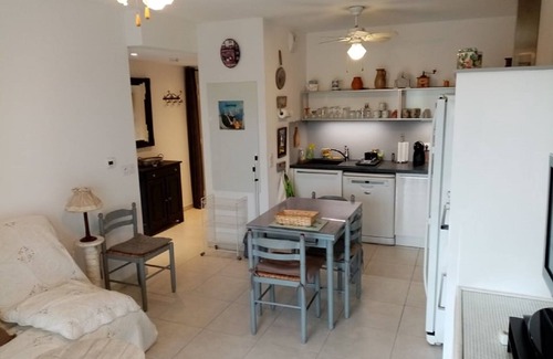 Plan-de-la-Tour Apartamento | Apartment with terrace and garden in small new residence