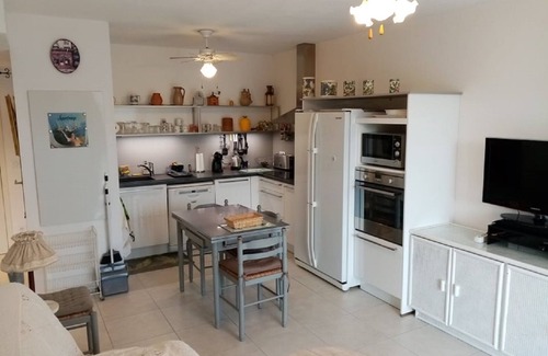 Plan-de-la-Tour Apartamento | Apartment with terrace and garden in small new residence
