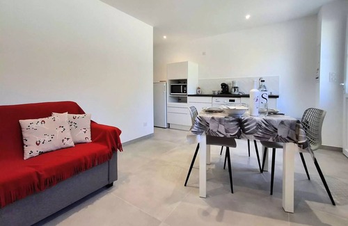 Santa-Maria-Poggio Apartamento | Wohnung mit Terrasse in Santa Maria Poggio
