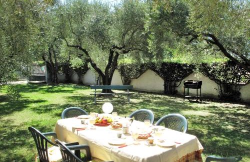 Capanne-Prato-Cinquale Apartamento | Apartment Wilma by Interhome