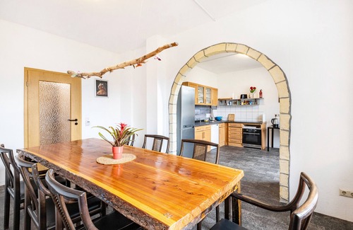 Osmarsleben Apartamento | Apartment 'Wipperblick' with Private Garden and Wi-Fi