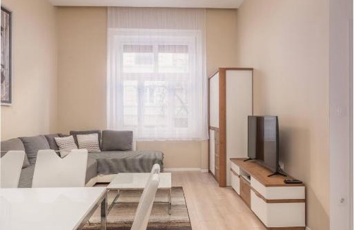 Lagymanyos Apartamento | Apartment with 2 bedrooms Near Gellert Thermal Bath