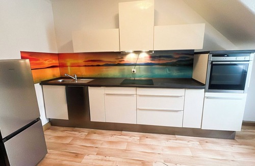 Schwarza Apartamento | Apartment with 3 sleeping rooms, 3 bathrooms, kitchen, wifi, netflix, second fl.