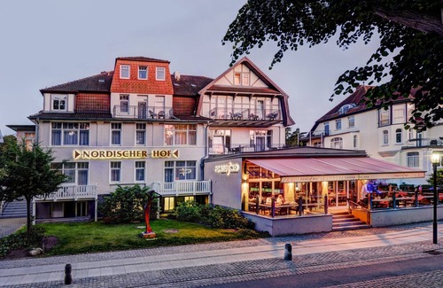 Ostseebad Kuhlungsborn Apartamento | Apartamento con un balcón y una pequeña cocina (3 personas) - Playa del hotel Nordischer Hof