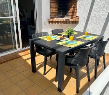 Riumar Apartamento | Apartment with a pool near the beach