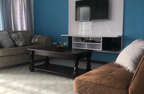 Kingsborough Apartamento | Apartment with a Seaview- Amanzimtoti