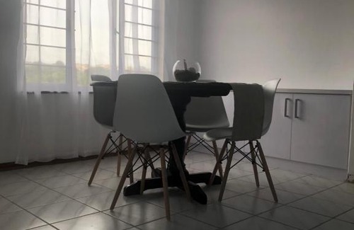 Kingsborough Apartamento | Apartment with a Seaview- Amanzimtoti