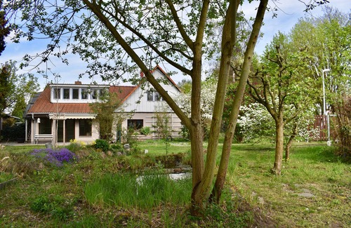 Erkner Apartamento | Apartment with a view of the garden. 5 minutes to the lake and the S-Bahn