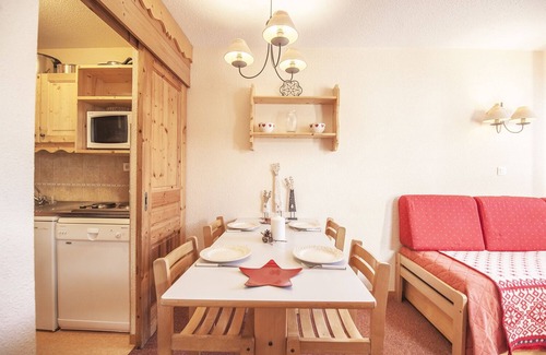 Doucy-Combelouviere Apartamento | Apartamento con balcón al pie de las pistas y muy cerca de tiendas y servicios.