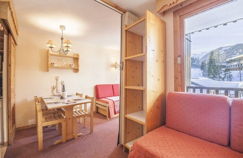 Doucy-Combelouviere Apartamento | Apartamento con balcón al pie de las pistas y muy cerca de tiendas y servicios.