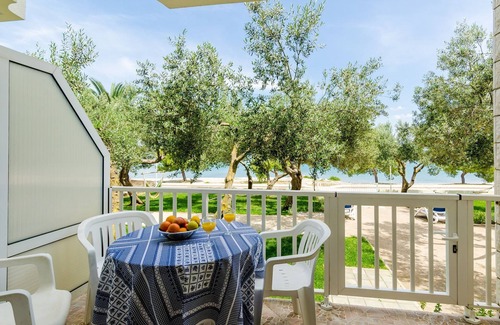 Drace Apartamento | Apartamento con balcףn y vista al mar.