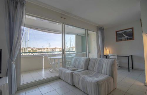 Frejus Port Apartamento | Apartment With Balcony And View On The Port