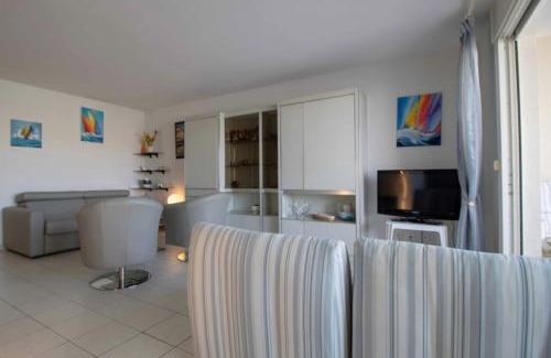 Frejus Port Apartamento | Apartment With Balcony And View On The Port