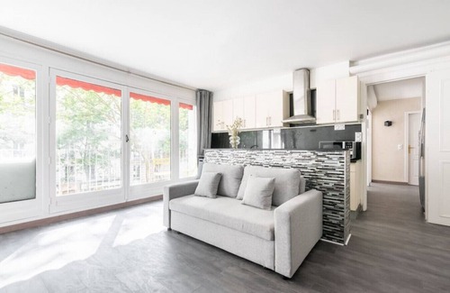 Combat Apartamento | Apartment with balcony - Buttes Chaumont