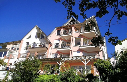 Bullay Apartamento | Apartment with balcony directly on the banks and with a view of the Moselle