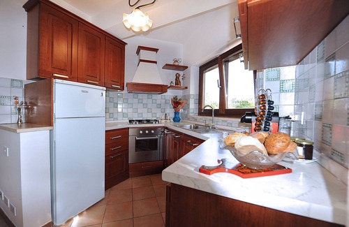 L'Aquila Apartamento | Apartment with double room, equipped kitchen, Wi-Fi and total security