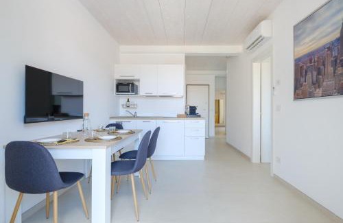 Santo Stefano Apartamento | Apartment With Elevator And Private Parking
