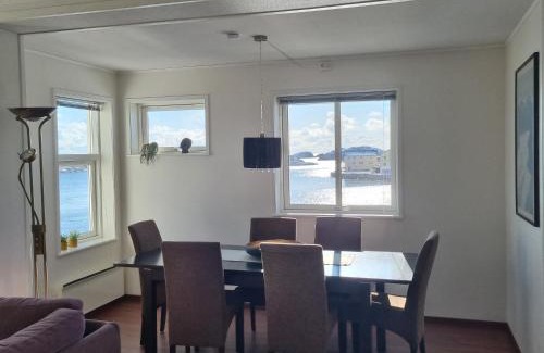 Henningsvaer Apartamento | Apartment with fantastic seaview in Henningsvær.