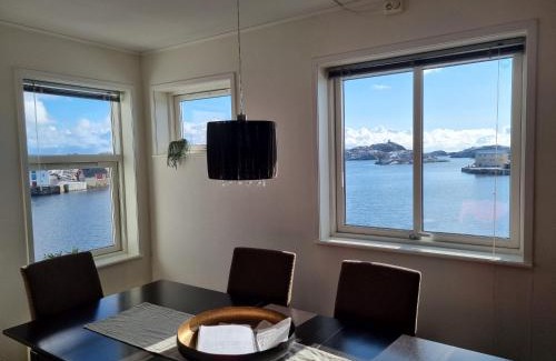 Henningsvaer Apartamento | Apartment with fantastic seaview in Henningsvær.