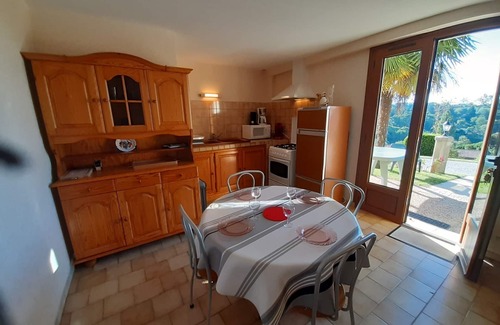 Sarlat-la-Caneda Apartamento | Apartamento con piscina de entrada privada en SARLAT clasificado 1 estrella