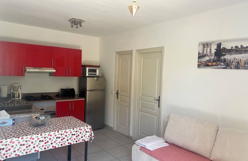 Monticello Apartamento | Apartamento con jardín, bonito apartamento cerca del centro de la ciudad y de la playa.