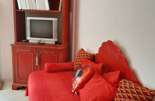Ronchi Apartamento | Apartamento con jardín en frente del bosque de pinos a sólo unos pasos del mar