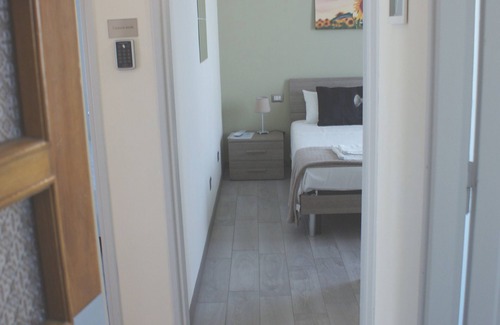 Romagnano Sesia Apartamento | Apartamento con sala verde y sala de paloma