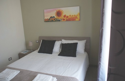 Romagnano Sesia Apartamento | Apartamento con sala verde y sala de paloma