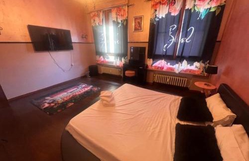 Parma City Centre Apartamento | Apartment with Jacuzzi in Parma