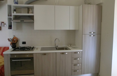 Imperia Apartamento | Apartamento totalmente amueblado, amplia terraza, a pocos pasos del mar, estacionamiento