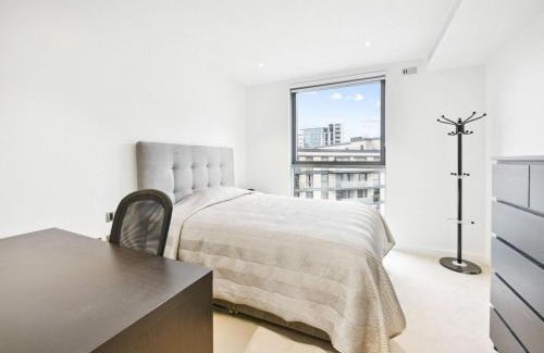 Sands End Apartamento | Apartment with main bedroom facing the river Thame