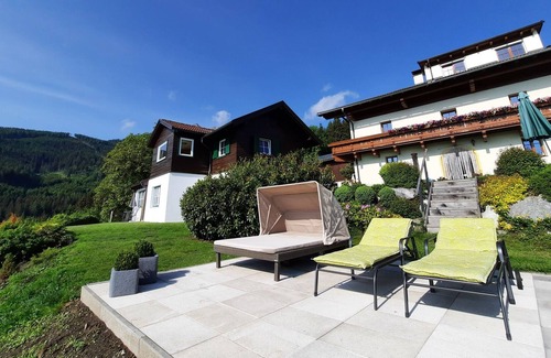 Mutters Apartamento | Apartamento-Clásico-Baño Privado-Vista a la Montana-Bl. auf die Europabrücke