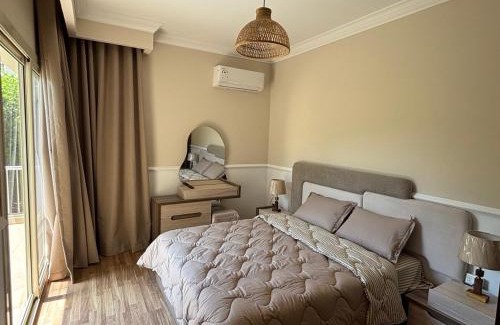 Sheikh Zayed City Apartamento | Apartment with nice garden