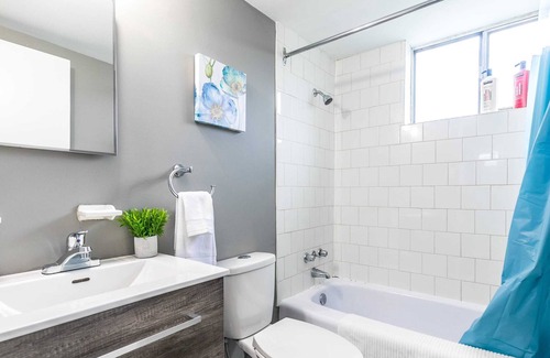 Rosedale Apartamento | 1BR King Apartment - Near DT Hamilton!