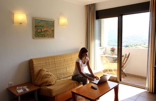 Benimantell Apartamento | Apartamento con piscina en encantador pueblo y con vistas preciosas a la montaña