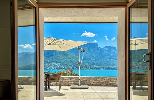 Sevrier Apartamento | APARTMENT with private terrace & lake view / 200 meters from lake & bike path
