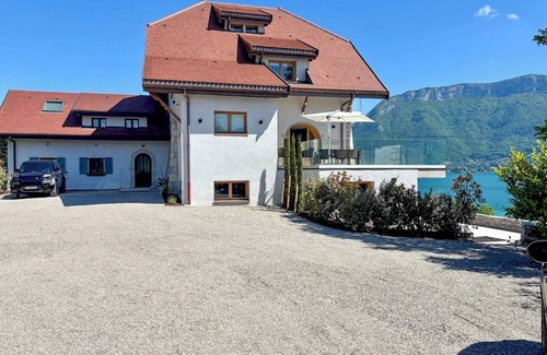 Sevrier Apartamento | APARTMENT with private terrace & lake view / 200 meters from lake & bike path