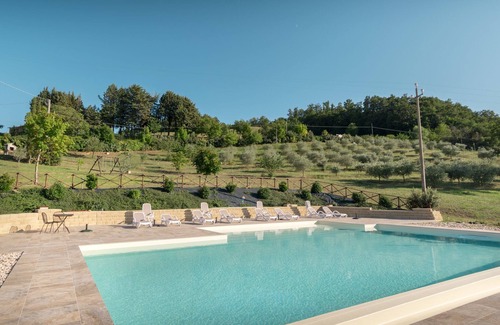 San Presto Apartamento | Apartamento con cocina privada y piscina en el parque del monte Subasio