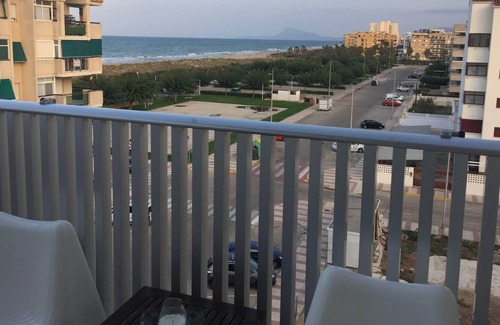 Daimuz Apartamento | APARTAMENTO CON PISCINA SALINIZADA A 100 M DEL MAR.