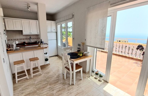 Breña Alta Apartamento | Apartamento con vistas al mar y la montaña. Cerca de todo y conexiones ideales.