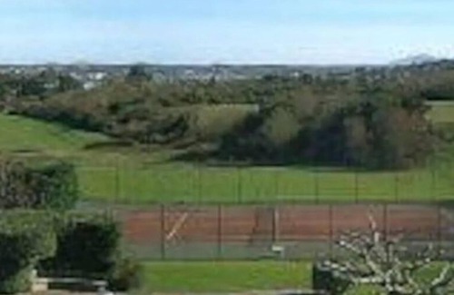 Behobie Apartamento | Apartment with sea and mountain views, swimming pool, tennis court, boule court and 2ha park