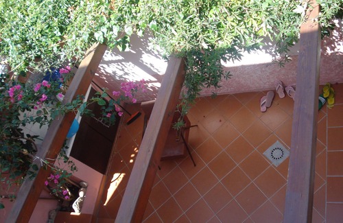 Porto Pozzo Apartamento | Apartamento con vistas al mar, ideal para 6 personas, 4 mejores playas, tiendas en el pie