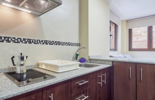 Cecos Apartamento | Apartamento 'Izquierda' con jardín compartido y Wi-Fi