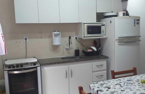 Guilhermina Apartamento | Apartment with suite and balcony 3 minutes' walk from the beach!