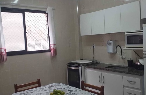 Guilhermina Apartamento | Apartment with suite and balcony 3 minutes' walk from the beach!