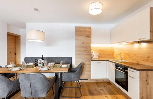 Mauterndorf Apartamento | Apartment with swimming pool