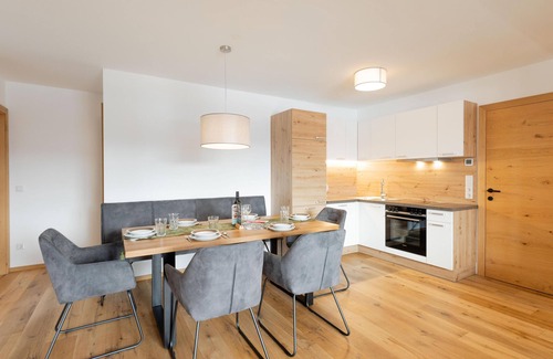 Mauterndorf Apartamento | Apartment with swimming pool