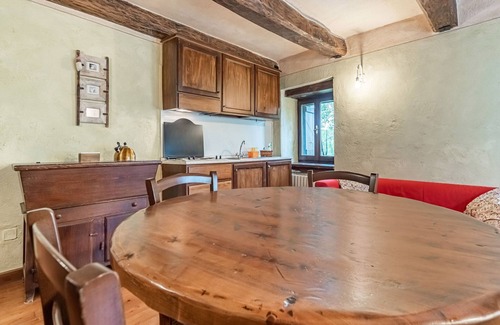 Assisi Cabaña | Apartamento con piscina cerca del bosque.
